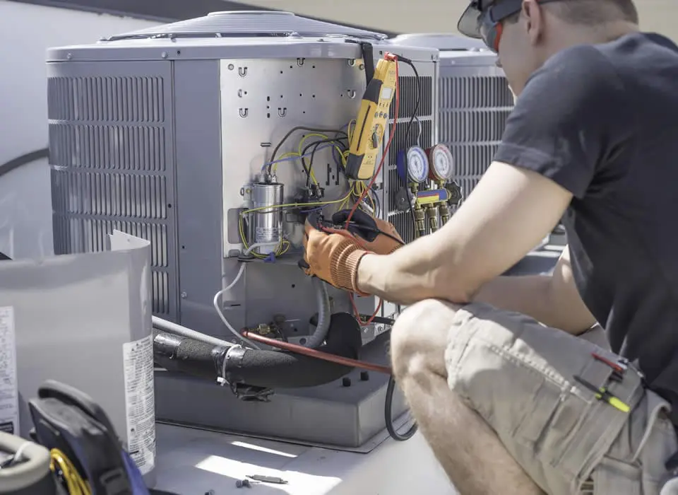 Expert AC diagnostic service to identify the cause of warm air or system short-cycling, ensuring a fast and accurate air conditioning repair.