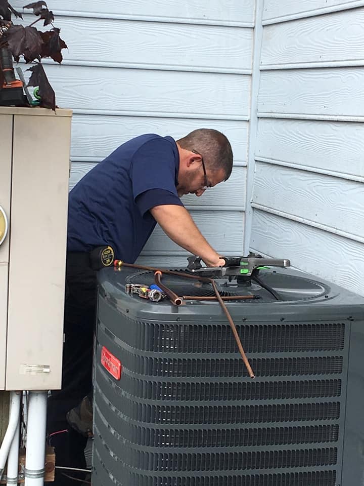 Perfect-Temp-hvac-technician Professional heat pump repair and maintenance service in the South Sound area by a certified Perfect Temp HVAC expert.